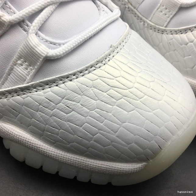 HYPE White Heiress Air 897331-100 Frost Low Jordan 11 0806